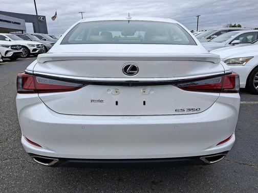 2023 Lexus ES 350 Base