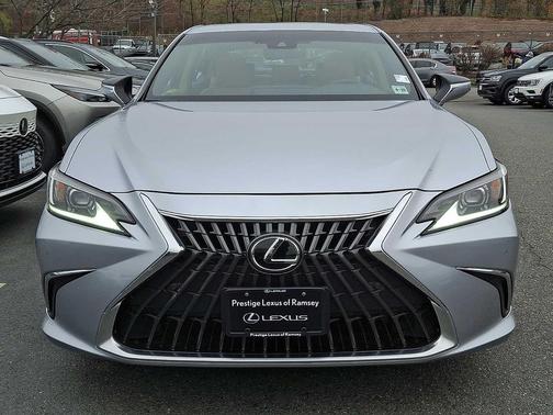 2025 Lexus ES 350 Base