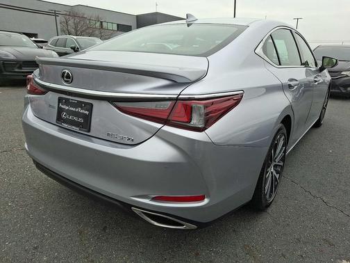 2025 Lexus ES 350 Base