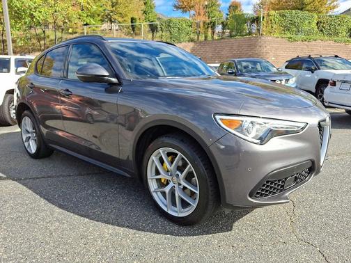 2019 Alfa Romeo Stelvio Ti Sport