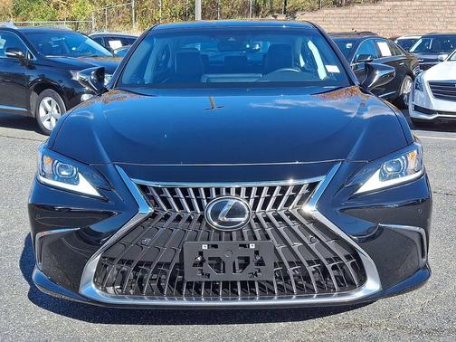 2023 Lexus ES 300h Base