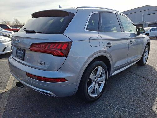 2018 Audi Q5 2.0T Premium Plus