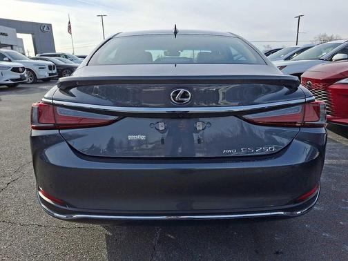 2024 Lexus ES 250 Base