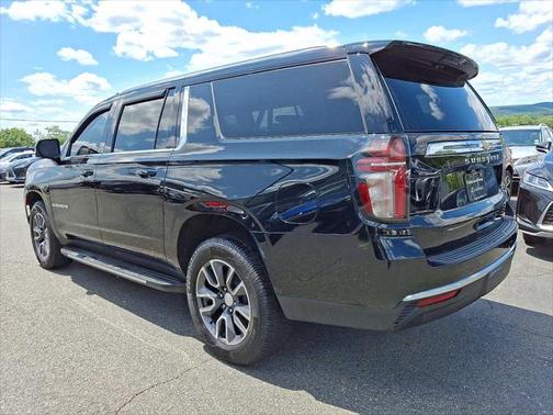 2022 Chevrolet Suburban LT
