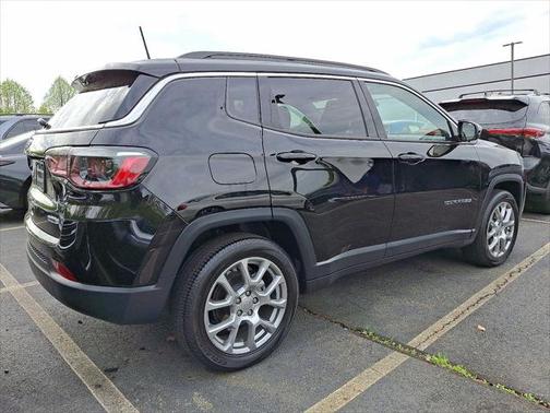 2022 Jeep Compass Latitude Lux