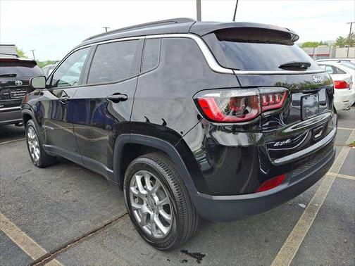 2022 Jeep Compass Latitude Lux