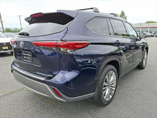 2022 Toyota Highlander Platinum