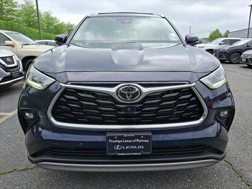 2022 Toyota Highlander Platinum