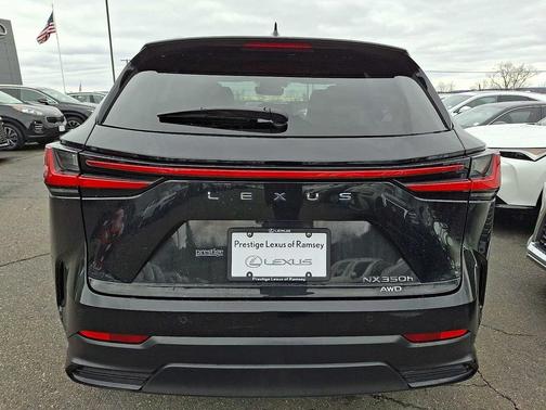 2022 Lexus NX 350h Premium