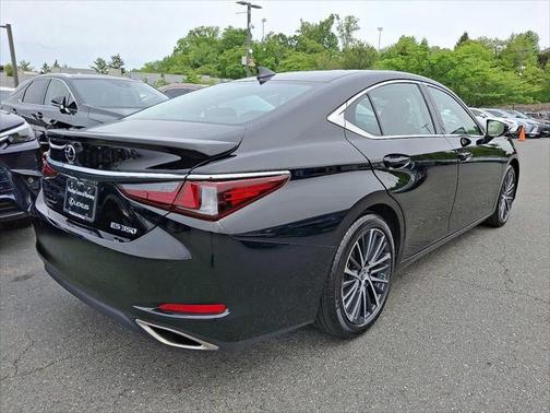 2022 Lexus ES 350 Base