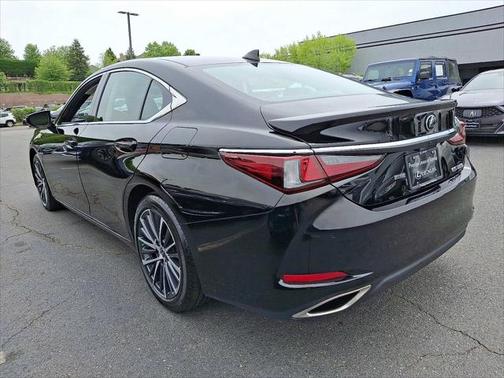 2022 Lexus ES 350 Base