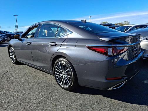 2025 Lexus ES 350 Base