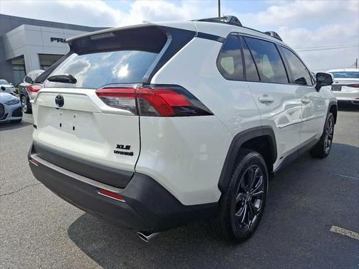2022 Toyota RAV4 Hybrid XLE Premium