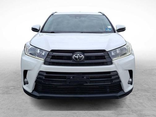 Blizzard Pearl 2018 Toyota Highlander SE
