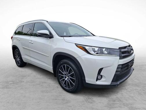 Blizzard Pearl 2018 Toyota Highlander SE