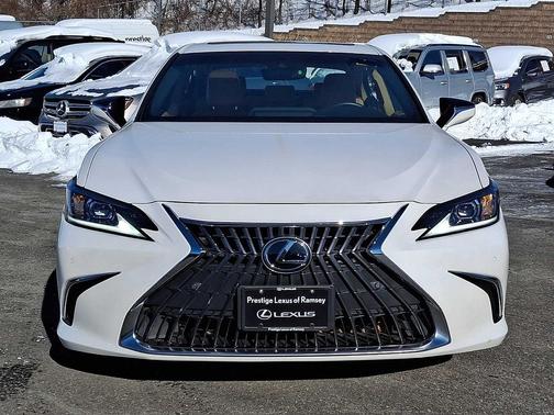 2023 Lexus ES 350 Base