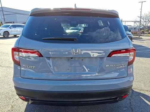 2022 Honda Pilot AWD Black Edition