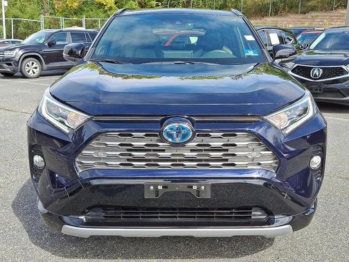 2020 Toyota RAV4 Hybrid SE