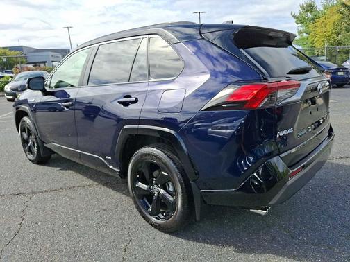 2020 Toyota RAV4 Hybrid SE