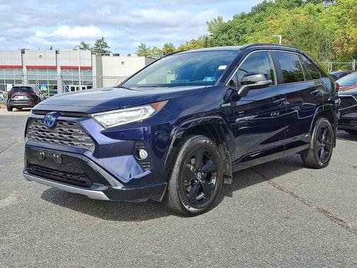 2020 Toyota RAV4 Hybrid SE