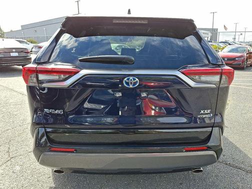 2020 Toyota RAV4 Hybrid SE