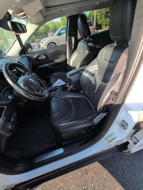 Bright White Clearcoat 2020 Jeep Cherokee Limited
