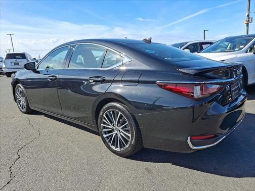 2023 Lexus ES 300h Base
