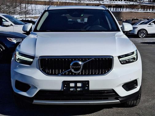2019 Volvo XC40 T5 Momentum