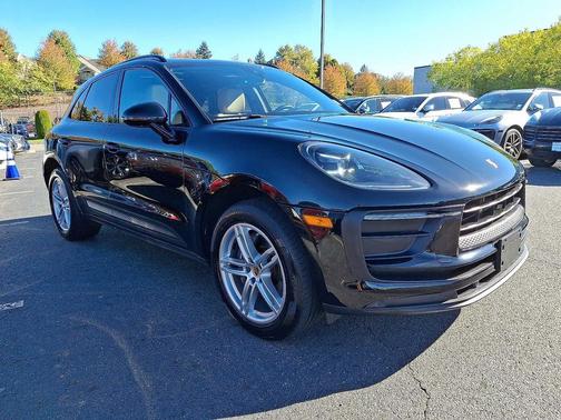 2022 Porsche Macan AWD