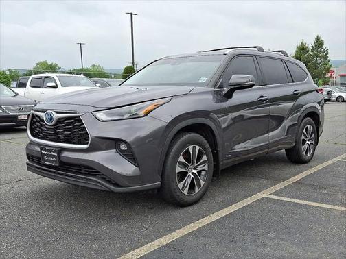 2022 Toyota Highlander Hybrid XLE