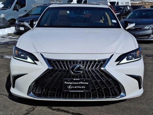 2023 Lexus ES 350 Base