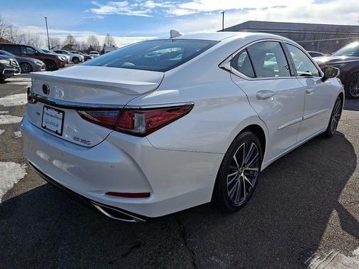 2023 Lexus ES 350 Base