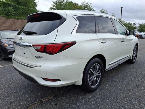 2017 INFINITI QX60 Base