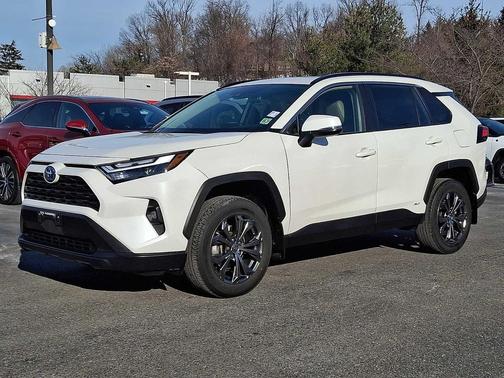 2022 Toyota RAV4 Hybrid XLE Premium
