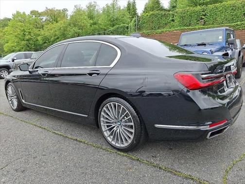 2022 BMW 750 i xDrive
