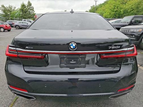 2022 BMW 750 i xDrive