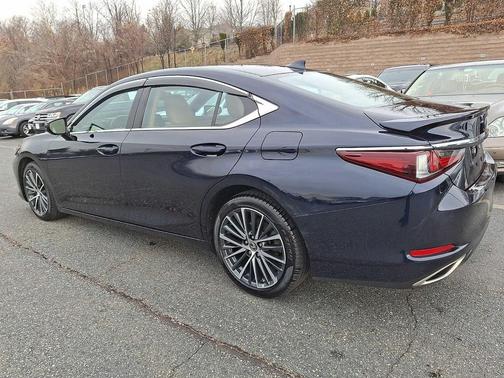 2022 Lexus ES 350 Base