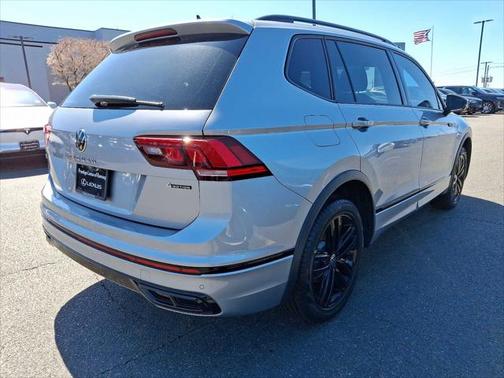 2022 Volkswagen Tiguan 2.0T SE R-Line Black 4MOTION