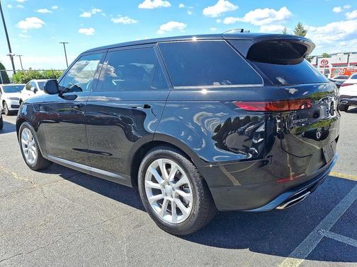 2023 Land Rover Range Rover Sport SE