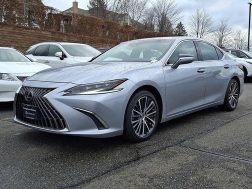 2023 Lexus ES 300h Base