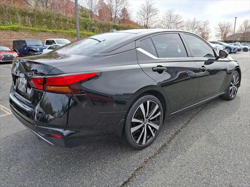 2021 Nissan Altima SR FWD
