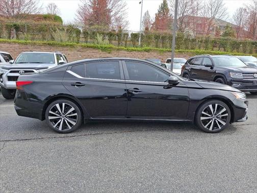 2021 Nissan Altima SR FWD