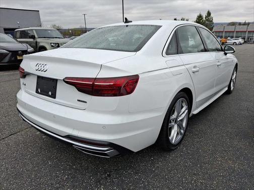 2023 Audi A4 45 S line Premium Plus