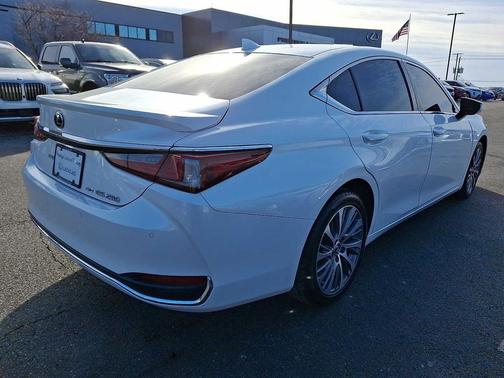2021 Lexus ES 250 Base
