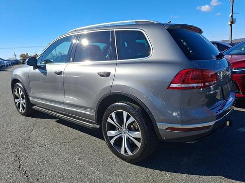 2017 Volkswagen Touareg V6 Wolfsburg Edition