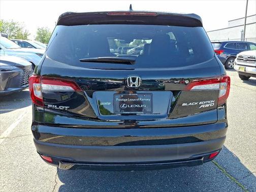 2022 Honda Pilot AWD Black Edition