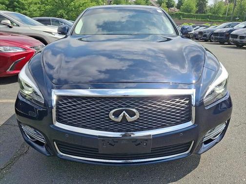 2018 INFINITI Q70 3.7X LUXE