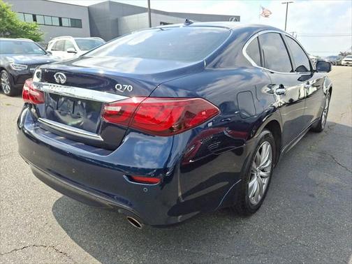 2018 INFINITI Q70 3.7X LUXE