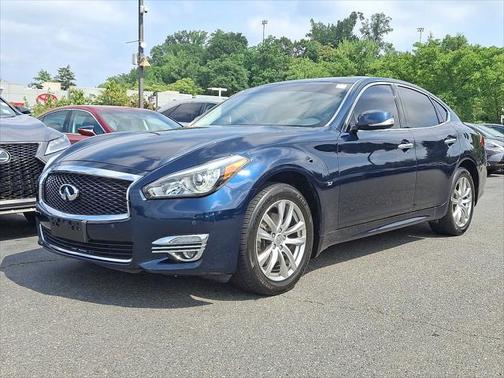 2018 INFINITI Q70 3.7X LUXE