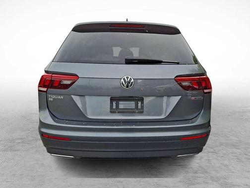 Platinum Gray Metallic 2019 Volkswagen Tiguan 2.0T SE 4MOTION